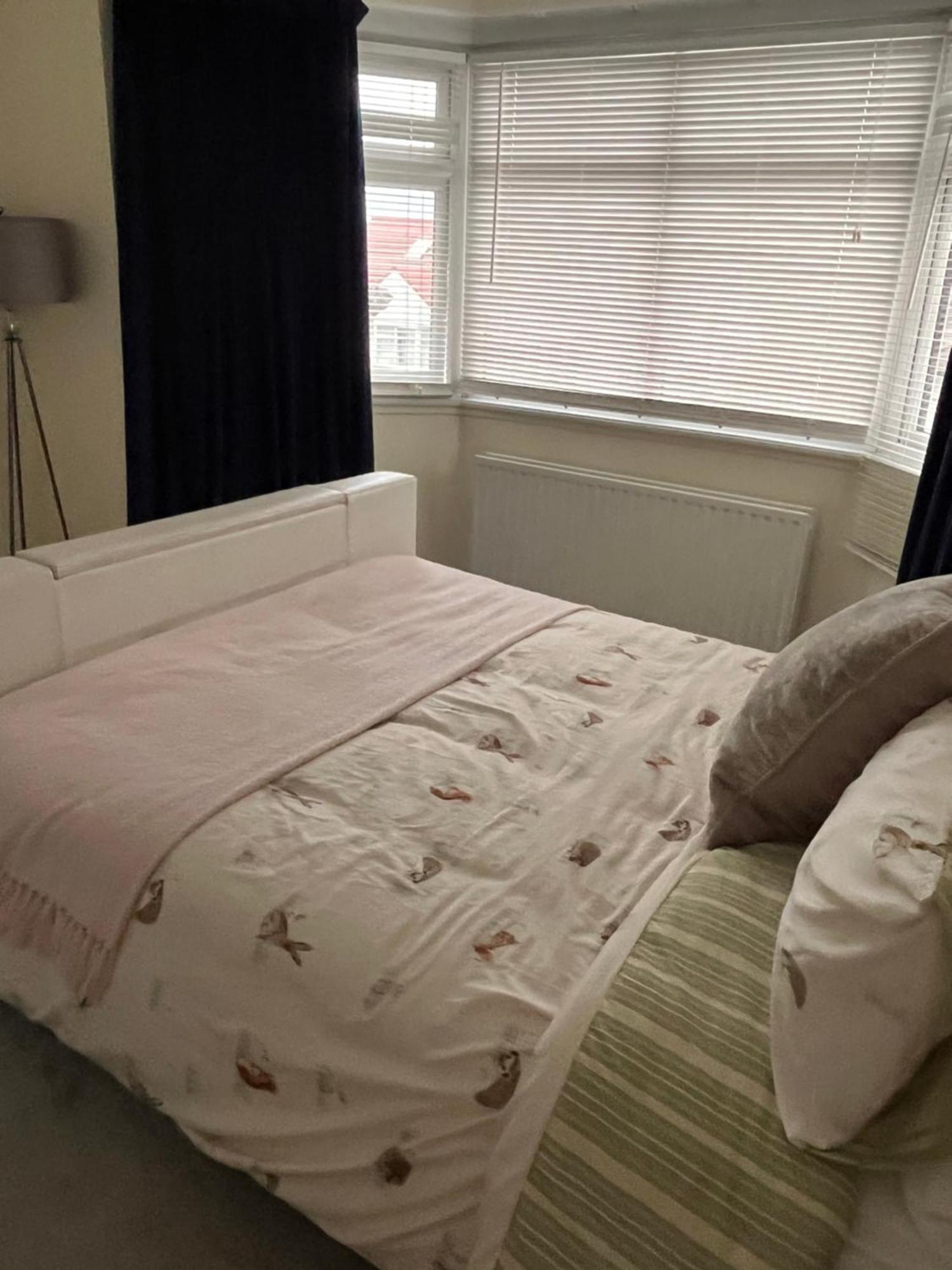 Home From Home Cosy B&B London Exteriör bild